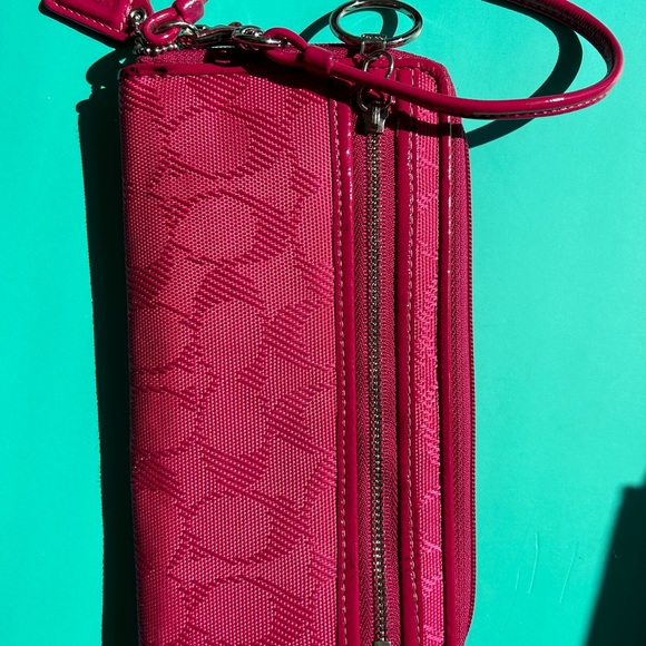 Coach - Picture 5 of 5